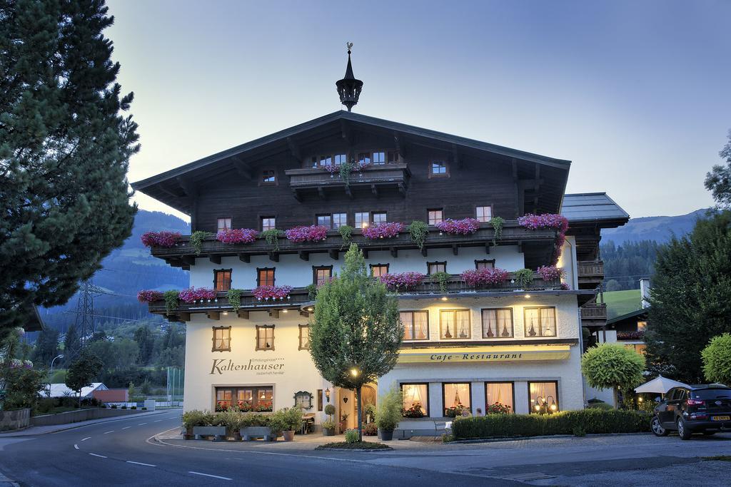 Das Gemuetliche Dorfhotel Kaltenhauser Холерсбах им Пинцгау Екстериор снимка